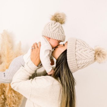 Huggalugs "Mommy & Me" Oatmeal Unisex Pom Pom Hat