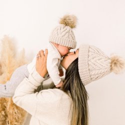 Huggalugs "Mommy & Me" Oatmeal Unisex Pom Pom Hat